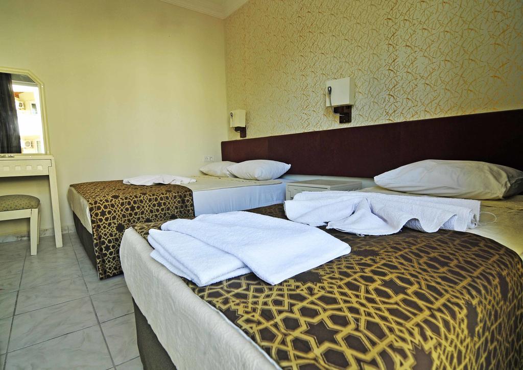 Sun Kiss Hotel Side Bagian luar foto